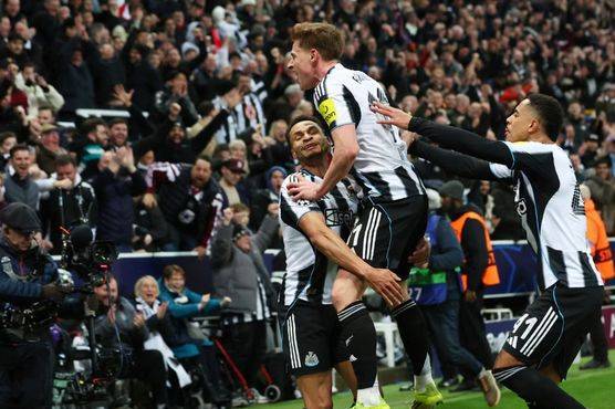 全场仅 5 脚传球！纽卡最大罪人被巴萨打爆，靠队友救命才没输